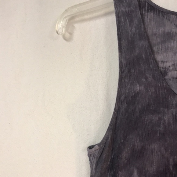 Umgee Women’s Tank Top in Gray Tie Dye Size L Slinky Fabric for layering - Picture 4 of 10